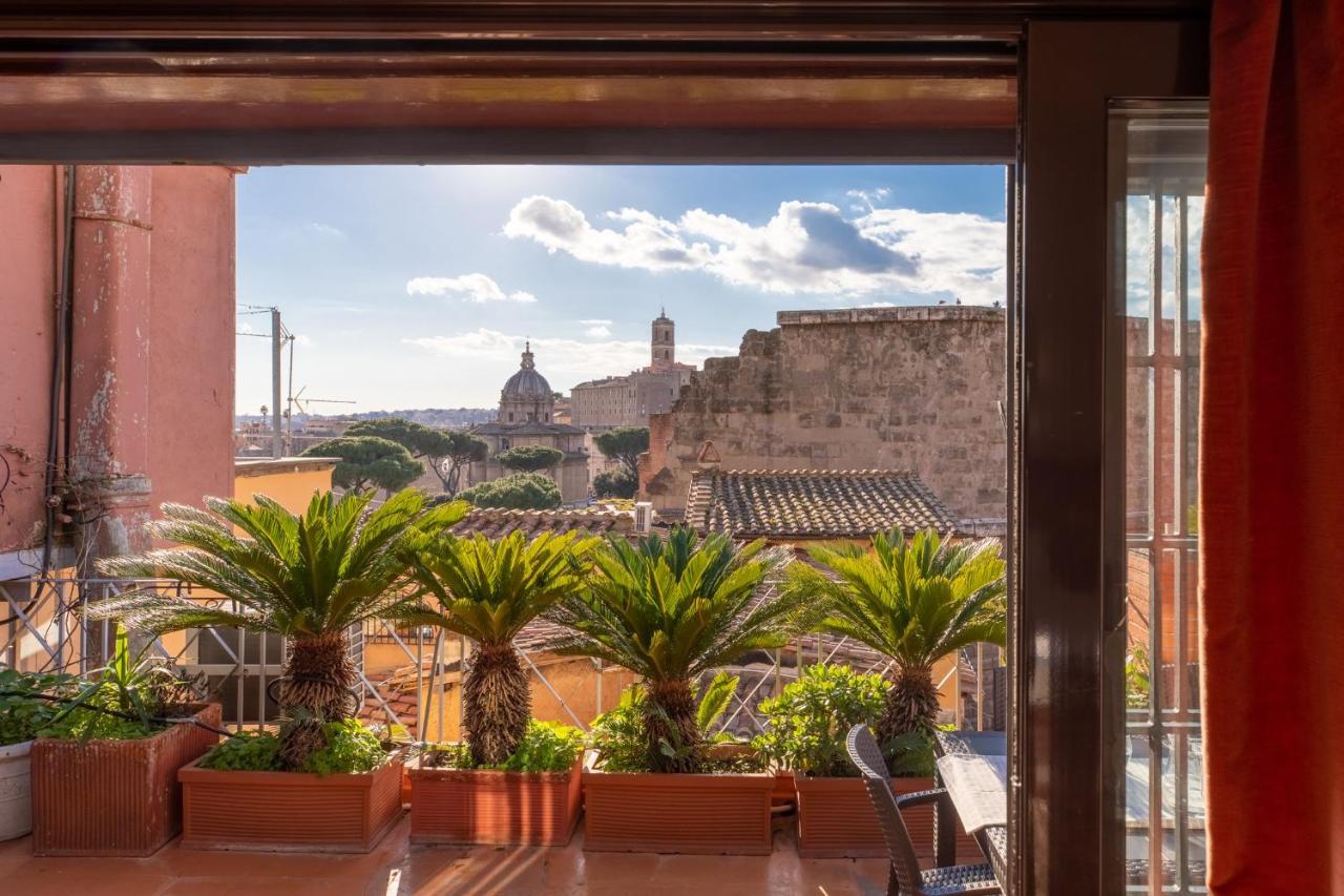 Iflat Incredible View Of The Roman Forum Esterno foto